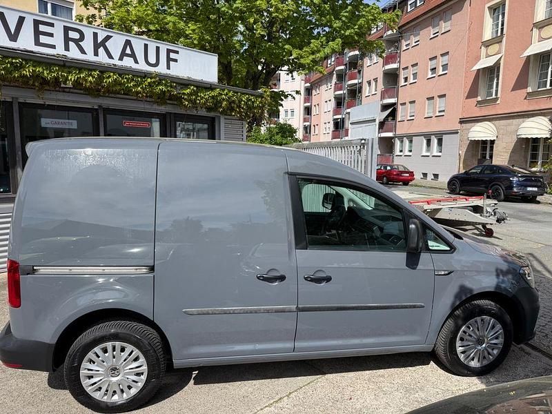 Second-hand VW Caddy 102 CP (75 kW) 2020 Gri Monovolum