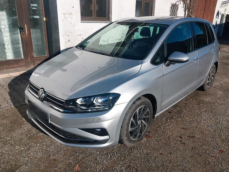 Silber Gebraucht 2018 VW Golf Sportsvan Van / Kleinbus | 15.990 € - Bild 1/4