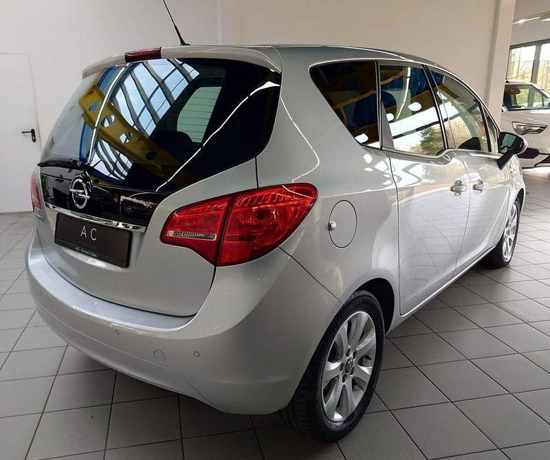 Używany Opel Meriva Active 120 KM (88 kW) 2013 Srebrny Minivan