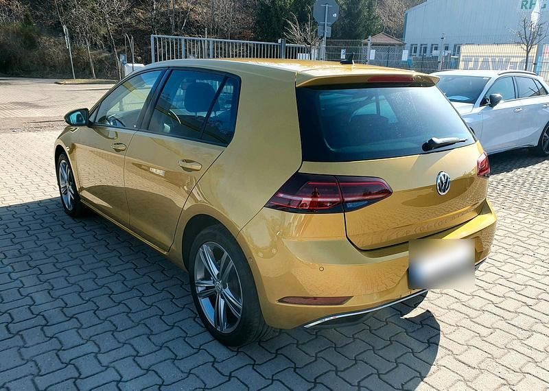 Gebraucht VW Golf VII 125 PS (91 kW) 2017 Gelb Limousine