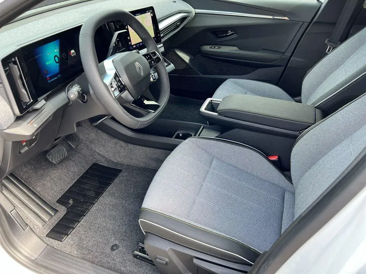 Neu Renault Mégane IV Komfort 160 kW (218 PS) 2026 Arktisweiß Kleinwagen