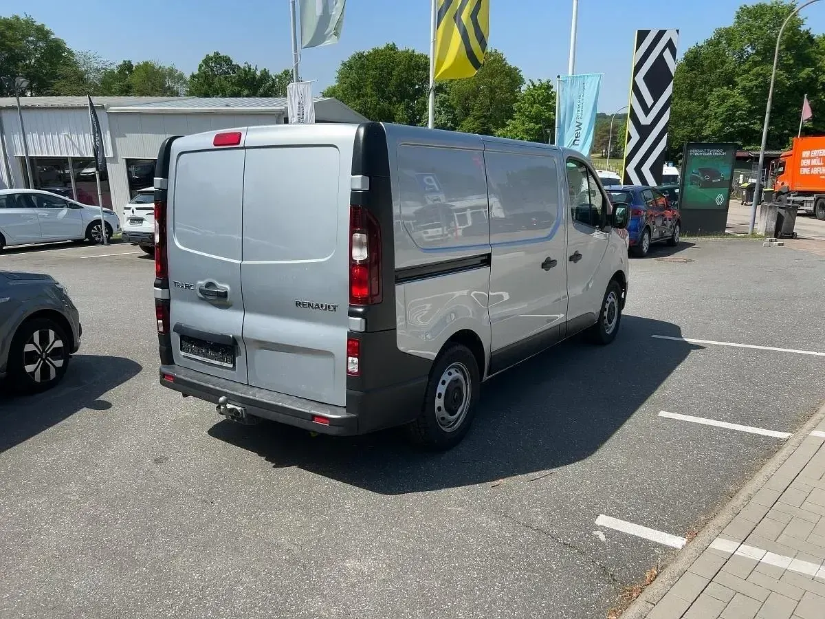 Gebraucht Renault Trafic Komfort 131 PS (96 kW) 2022 Van / Kleinbus