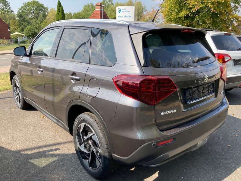 Gebraucht Suzuki Vitara Comfort+ 129 PS (94 kW) 2024 Grau SUV