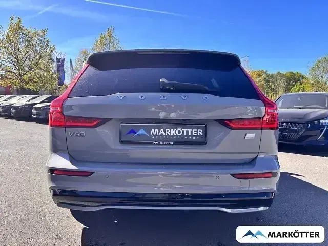 Gebraucht Volvo V60 Plus 398 PS (292 kW) 2024 Grau Kombi