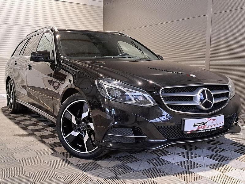 Gebraucht Mercedes E350 Avantgarde 258 PS (189 kW) 2015 Schwarz Limousine