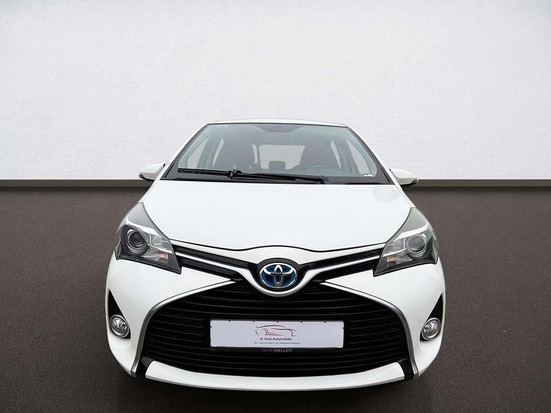 Gebraucht Toyota Yaris Hybrid Comfort 75 PS (55 kW) 2015 Super white 2 Kleinwagen