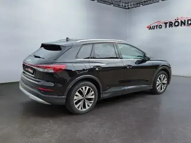 Gebraucht Audi Q4 e-tron Advanced 150 kW (204 PS) 2023 Mythosschwarz metallic SUV