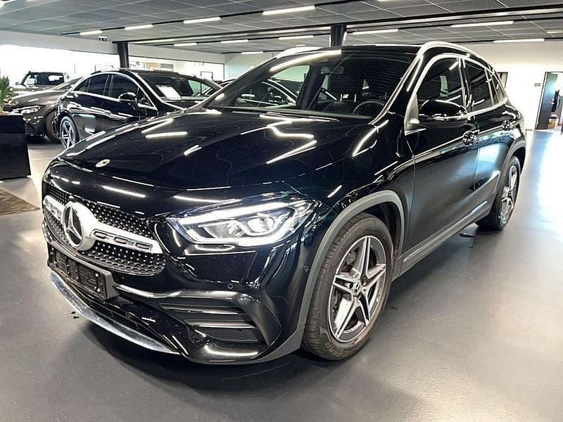 Schwarz Gebraucht 2022 Mercedes GLA220 AMG line SUV | 39.439 € (Fairer Preis) - Bild 1/4