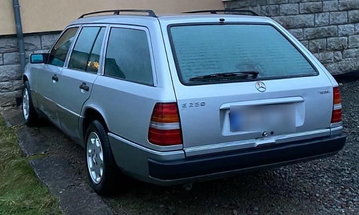 Gebraucht Mercedes E250 113 PS (83 kW) 1996 Silber Kombi