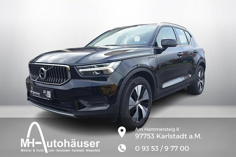 Black solid (stone) / solid Gebraucht 2021 Volvo XC40 Inscription SUV | 29.450 € (Guter Preis) - Bild 1/4