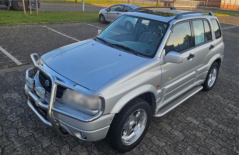 Silber Gebraucht 2002 Suzuki Grand Vitara SUV | 4.999 € (Fairer Preis) - Bild 1/4