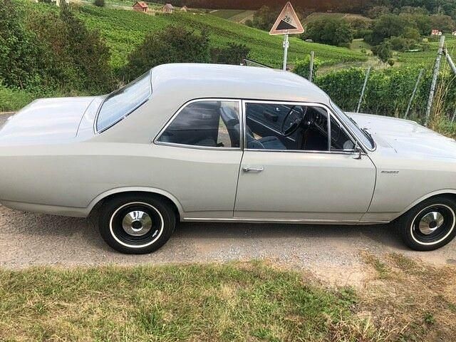Grau Gebraucht 1968 Opel Rekord Coupé | 9.250 € - Bild 1/4