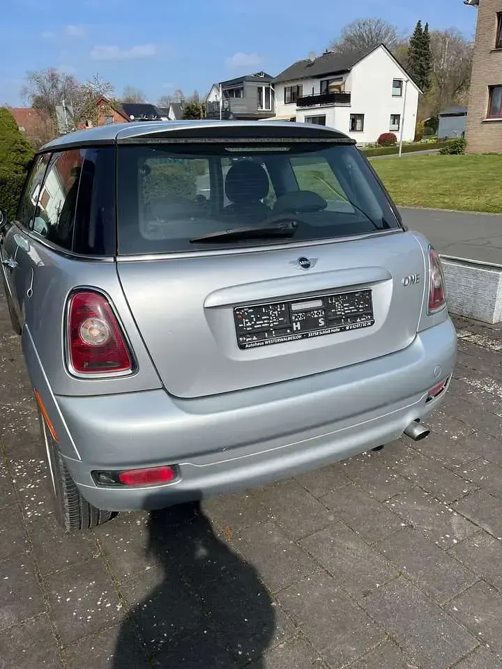 Gebraucht Mini ONE 75 PS (55 kW) 2009 Silber Kleinwagen