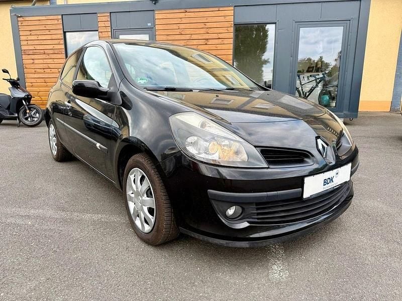 Schwarz Gebraucht 2005 Renault Clio III Dynamique Kleinwagen | 1.950 € (Guter Preis) - Bild 1/4