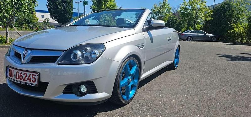 Gebraucht Opel Tigra 90 PS (66 kW) 2005 Silber Cabrio