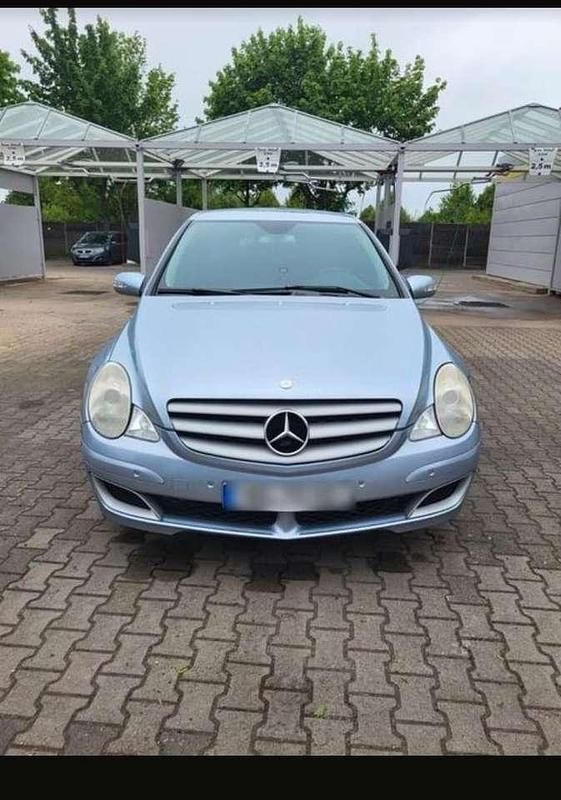 Gebraucht 2006 Mercedes R350 Van / Kleinbus | 4.949 € (Fairer Preis) - Bild 1/4