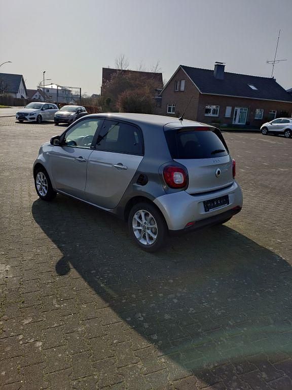 Gebraucht Smart ForFour Passion 90 PS (66 kW) 2019 Silber Kleinwagen
