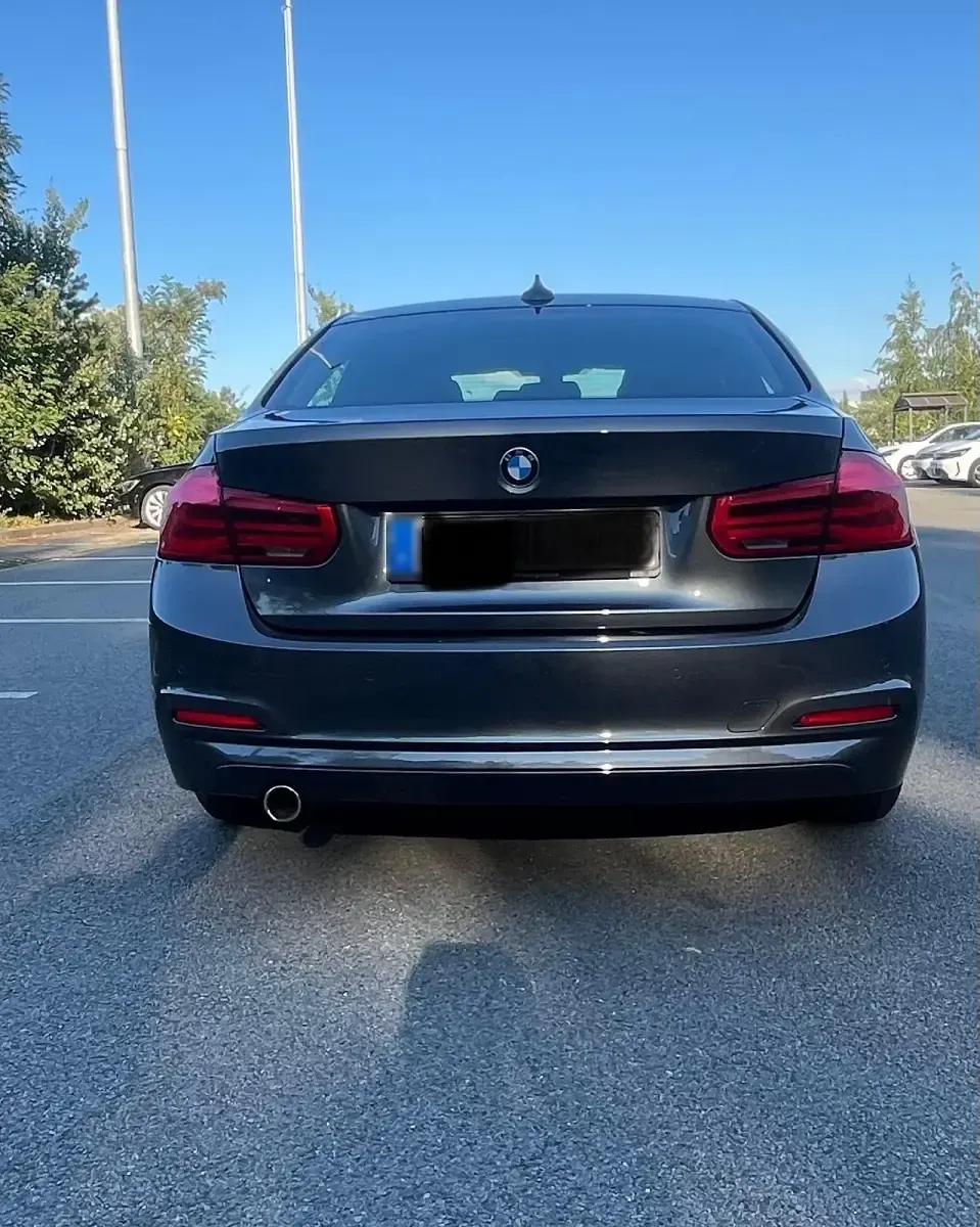 Gebraucht BMW 318 Advantage 150 PS (110 kW) 2016 Andere farben Limousine