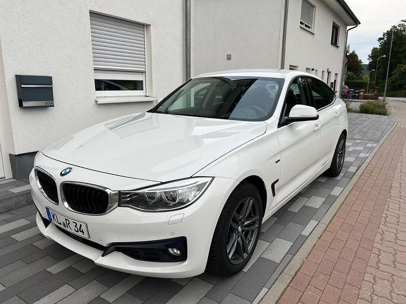 Weiß Gebraucht 2015 BMW 320 Gran Turismo Sport Line Limousine | 10.700 € (Fairer Preis) - Bild 1/4