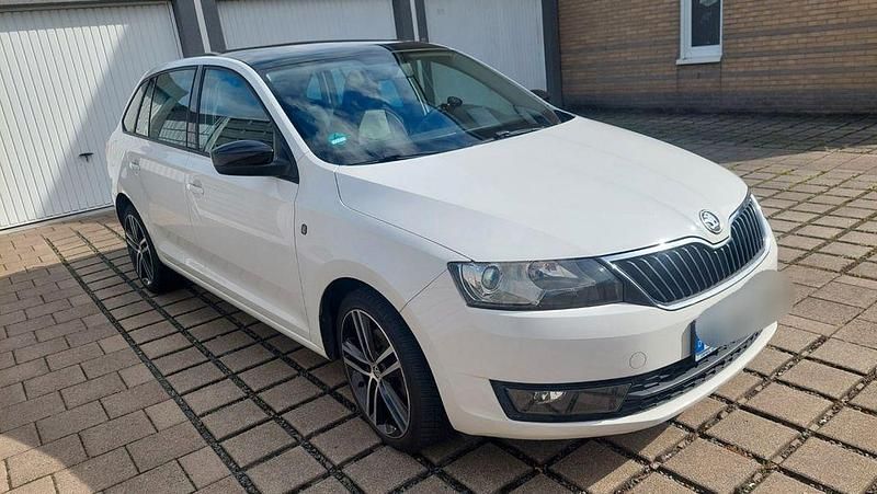 Weiß Gebraucht 2014 Skoda Rapid Style Limousine | 8.800 € (Fairer Preis) - Bild 1/4