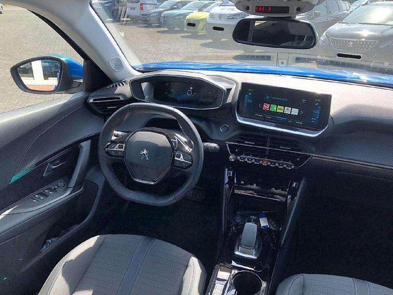 Gebraucht Peugeot e-2008 Allure 100 kW (136 PS) 2021 Blau/typ aussenverkleidung met SUV