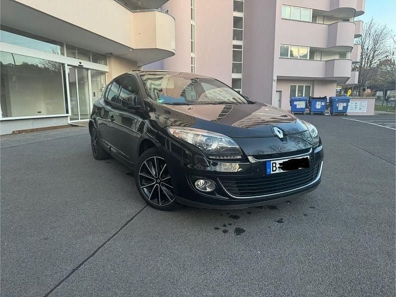 Schwarz Gebraucht 2014 Renault Mégane III Bose Edition Limousine | 5.500 € (Guter Preis) - Bild 1/4