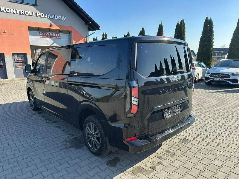 Gebraucht Ford Tourneo Titanium 131 PS (96 kW) 2025 Van / Kleinbus