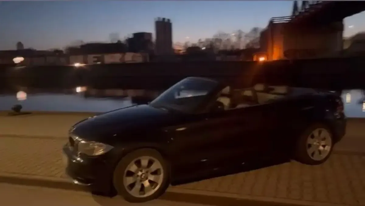 Gebraucht BMW 118 Cabriolet 143 PS (105 kW) 2010 Schwarz Cabrio