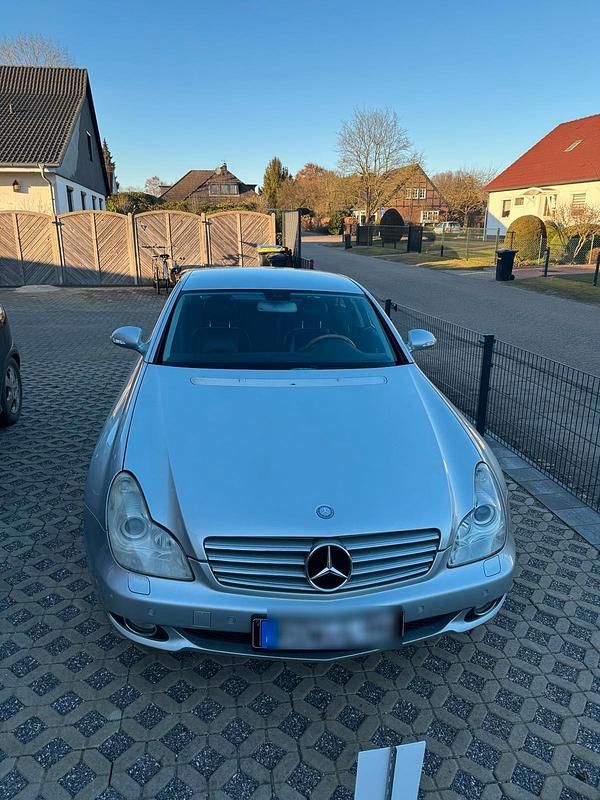 Silber Gebraucht 2004 Mercedes CLS350 Coupé | 4.800 € (Fairer Preis) - Bild 1/4