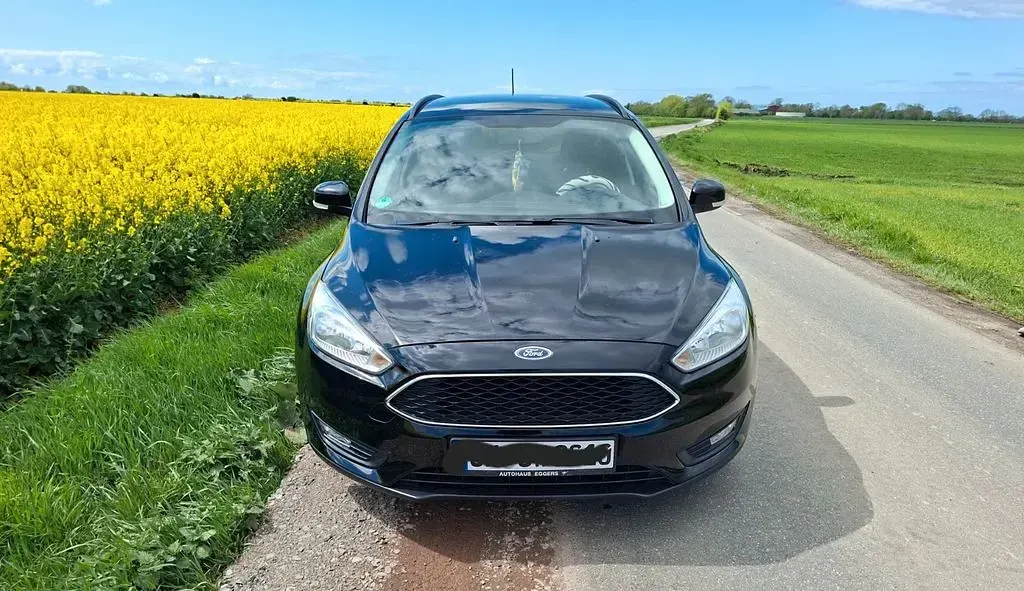 Gebraucht Ford Focus Cool & Connect 101 PS (74 kW) 2018 Schwarz Limousine