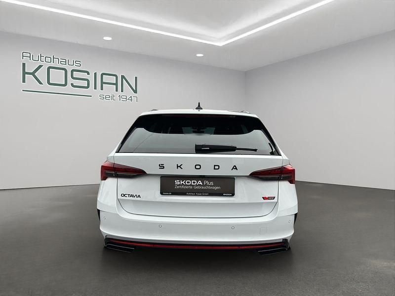 Neu Skoda Octavia RS 265 PS (194 kW) 2025 Moonweiß Kombi