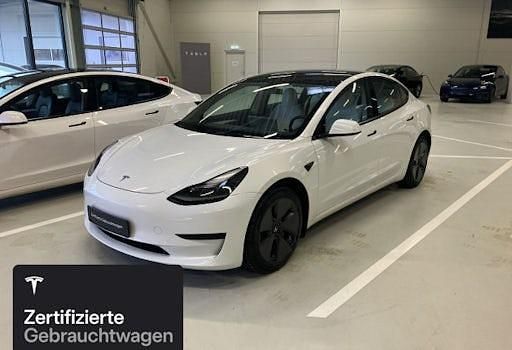 Gebraucht Tesla Model 3 Standard Range 205 kW (279 PS) 2021 Weiß Limousine