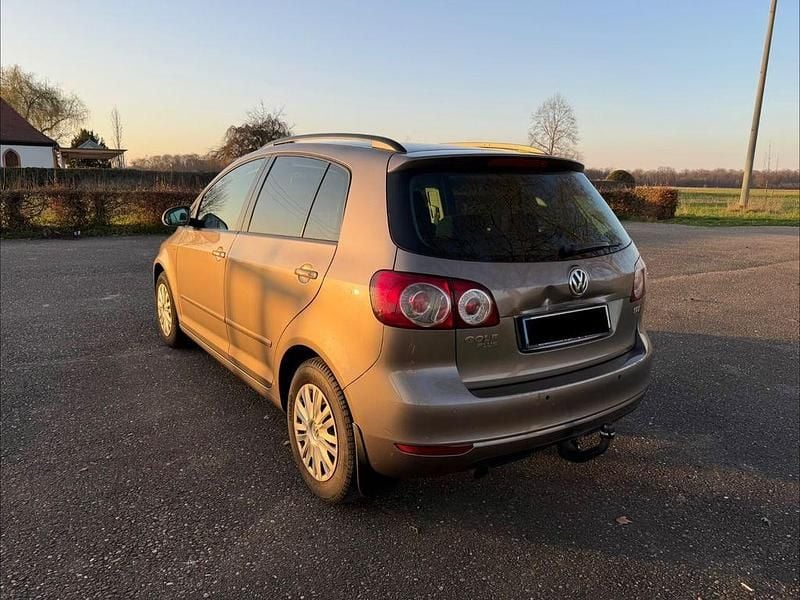 Gebraucht VW Golf Plus Cross Life 105 PS (77 kW) 2013 Braun Van / Kleinbus