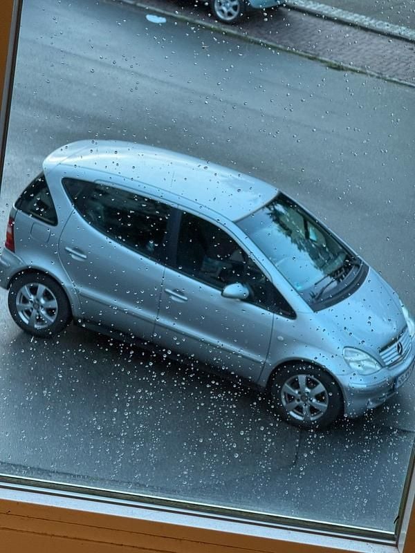 Grau Gebraucht 2002 Mercedes 170 Kleinwagen | 600 € (Fairer Preis) - Bild 1/4