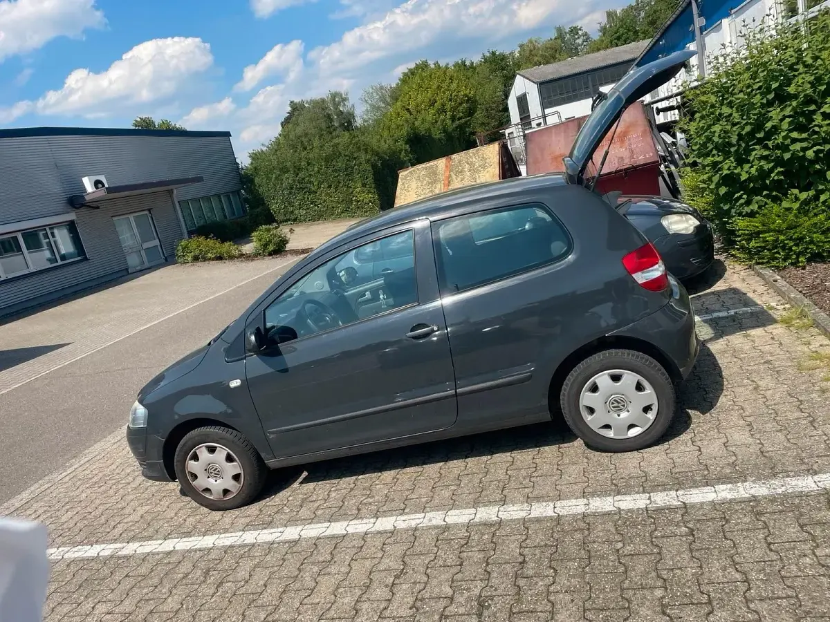 Używany VW Fox 54 KM (39 kW) 2007 Niebieski Hatchback