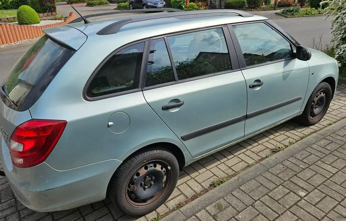 Używany Skoda Fabia 86 KM (63 kW) 2010 Zielony Kombi