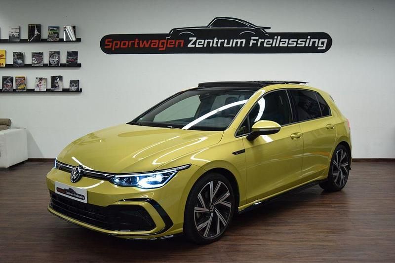 Limonengelb Gebraucht 2021 VW Golf VIII R-line Limousine | 28.790 € (Teuer) - Bild 1/4