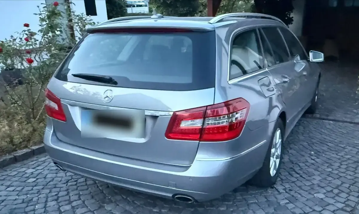 Gebraucht Mercedes 300 Avantgarde 204 PS (150 kW) 2010 Grau Kombi