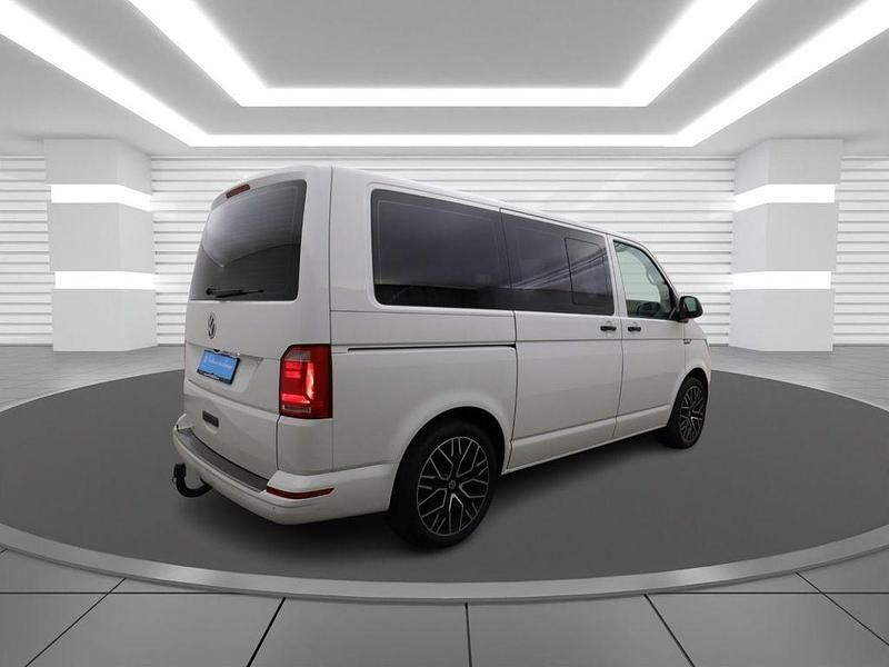 Gebraucht VW Multivan Trendline 150 PS (110 kW) 2019 Candyweiß (white), solid Van