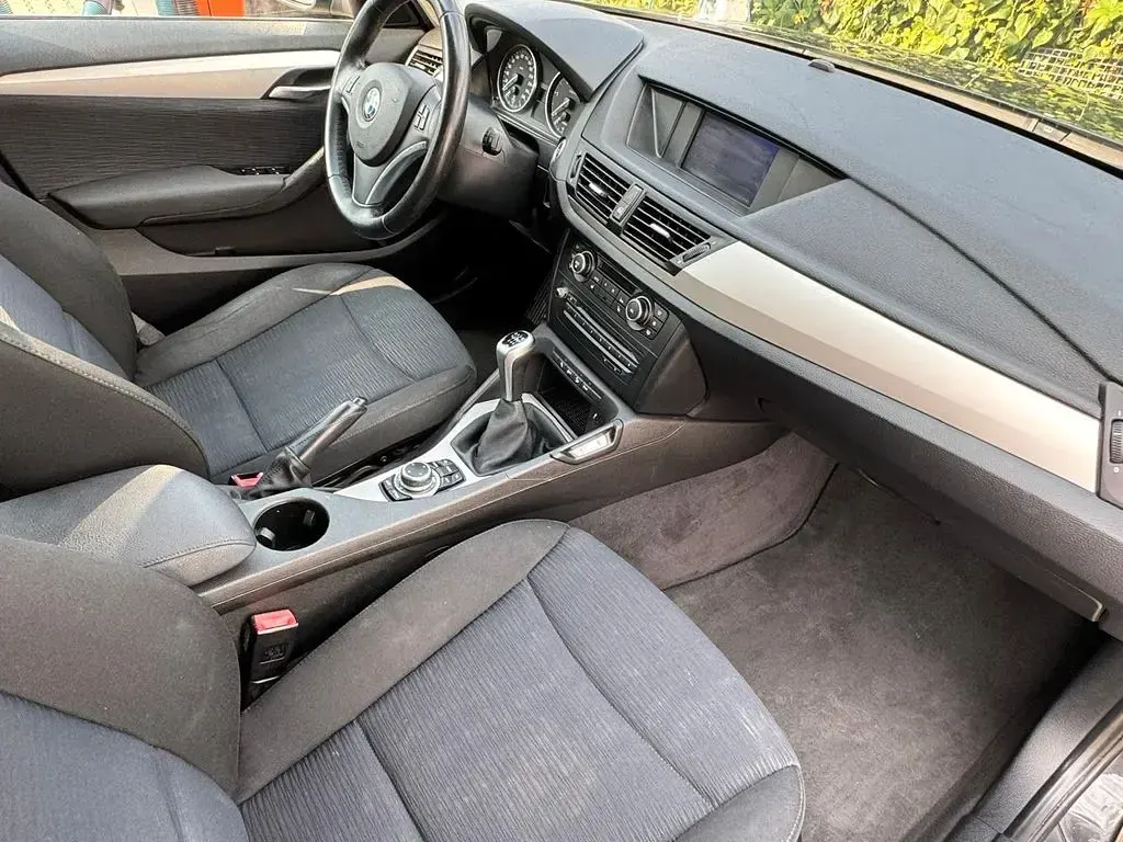 Gebraucht BMW X1 143 PS (105 kW) 2012 Schwarz SUV
