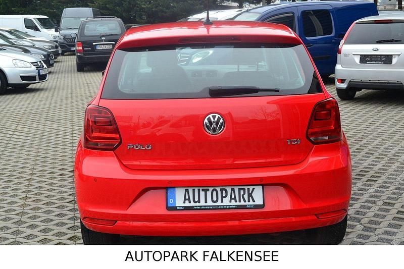 Gebraucht VW Polo Trendline 75 PS (55 kW) 2017 Rot Kleinwagen