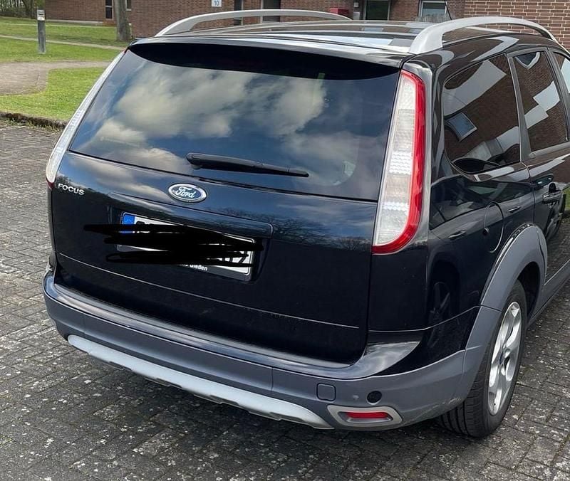 Gebraucht Ford Focus Viva 101 PS (74 kW) 2010 Schwarz Kombi