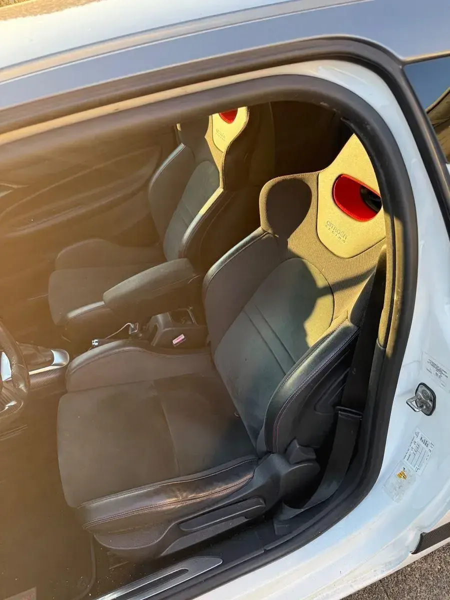 Gebraucht Citroën DS3 207 PS (152 kW) 2011 Weiß Kleinwagen