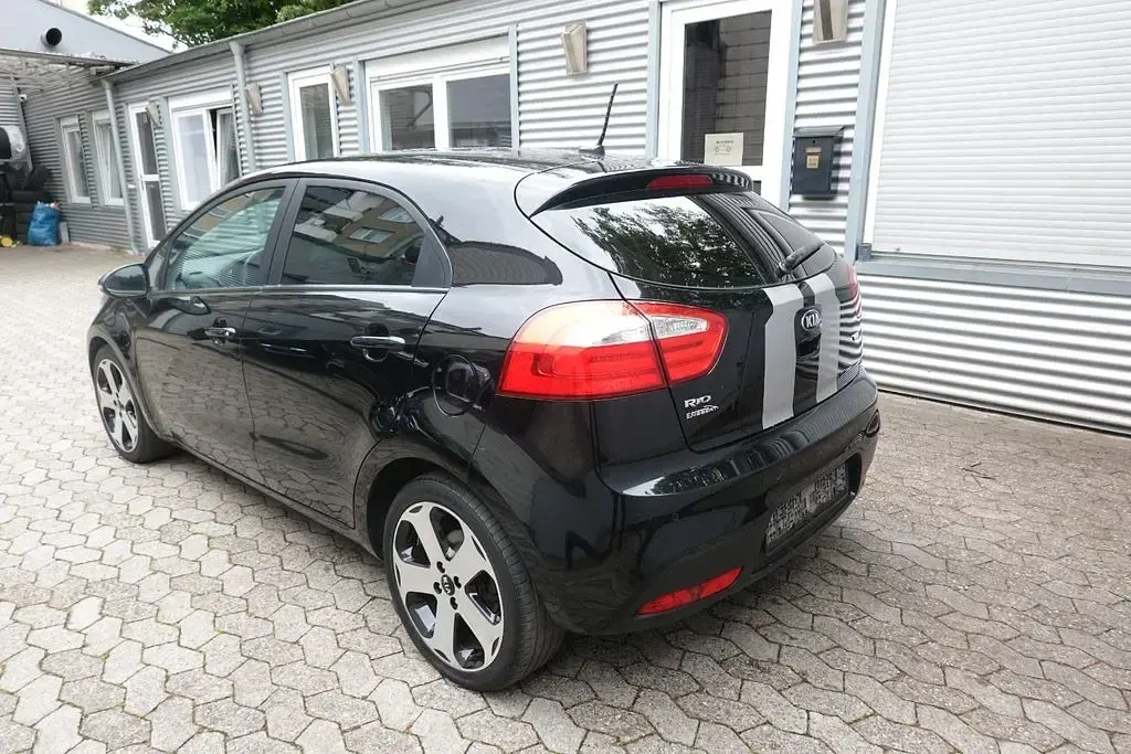 Gebraucht Kia Rio Platinum Edition 109 PS (80 kW) 2014 Schwarz Limousine