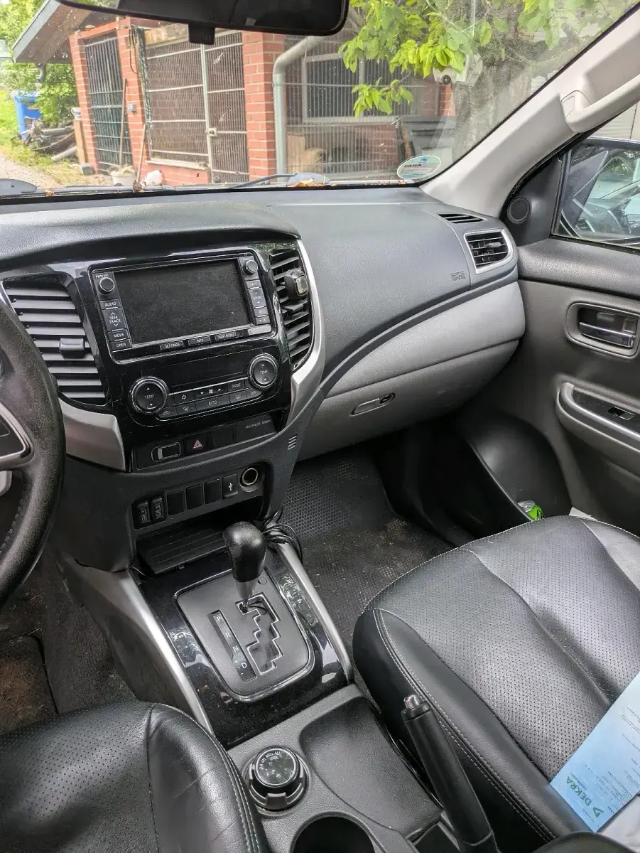 Gebraucht Mitsubishi L200 181 PS (133 kW) 2016 Schwarz Pickup