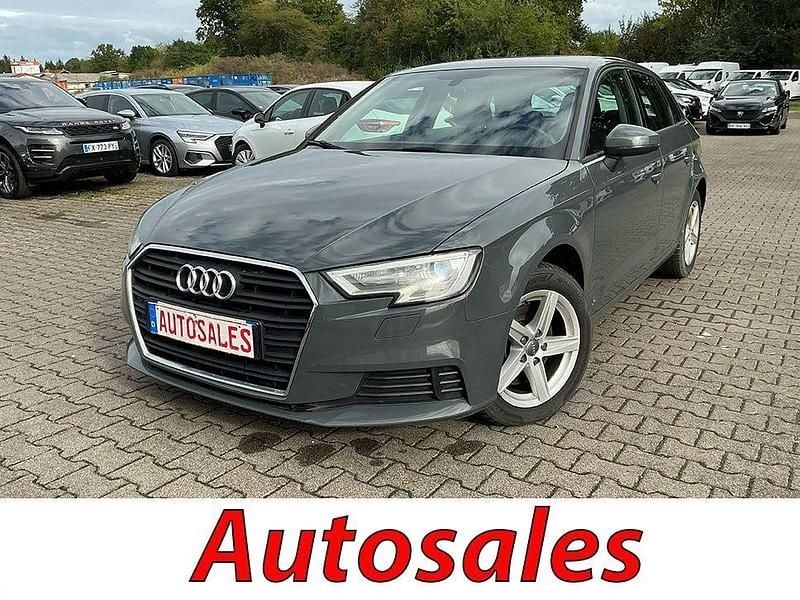 Grau Gebraucht 2019 Audi A3 Sportback Limousine | 14.046 € (Guter Preis) - Bild 1/4