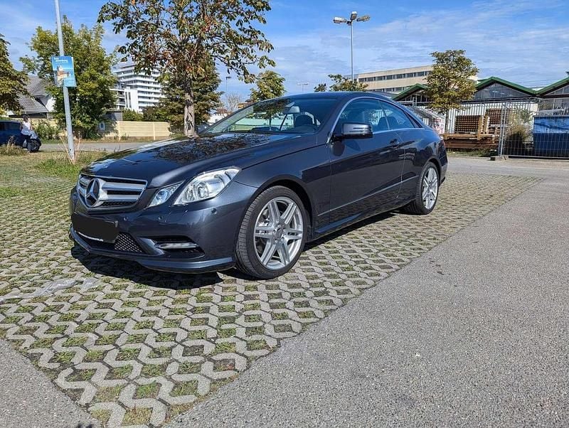 Grau Gebraucht 2013 Mercedes E350 AMG line Coupé | 19.900 € (Guter Preis) - Bild 1/4