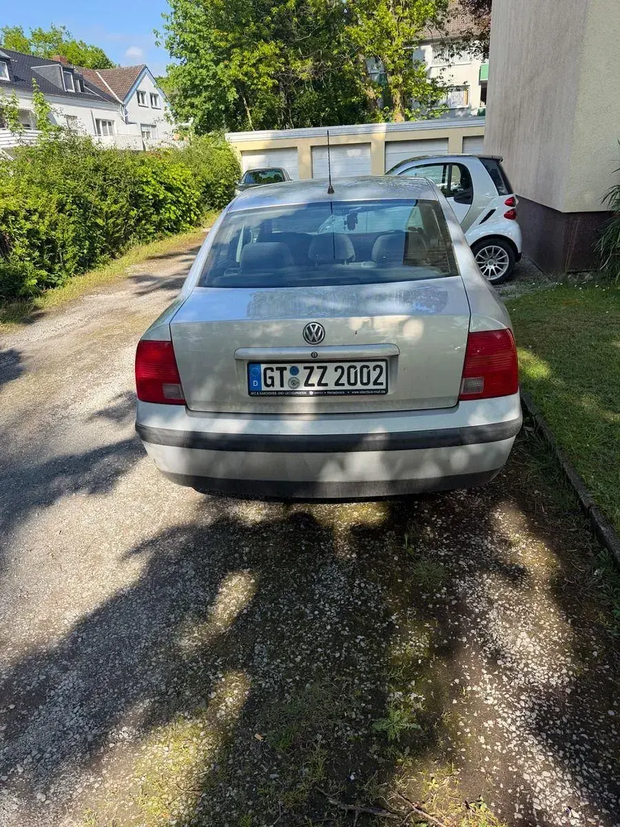 Usata VW Passat Executive 131 CV (96 kW) 2002 Grigio Berlina