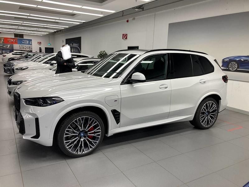 Weiß Gebraucht 2025 BMW X5 M Sport SUV | 95.500 € (Superpreis) - Bild 1/4