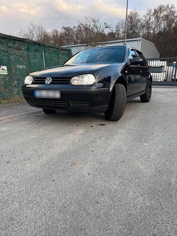 Gebraucht VW Golf IV 75 PS (55 kW) 1998 Schwarz Kleinwagen